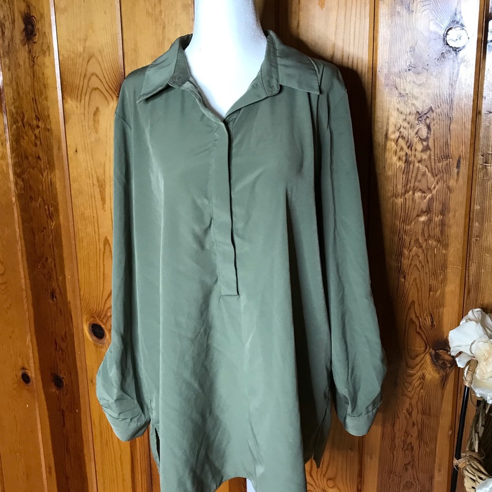 Chicos long sleevePartial button down sage green